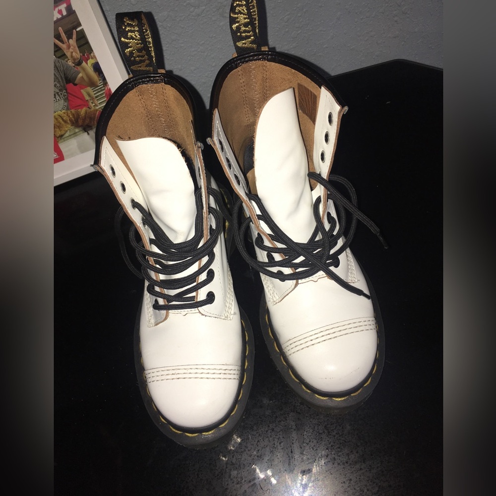 Dr Martens - Picture 1 of 6